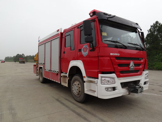 Multifunction SINOTRUK Fire Truck , Heavy Rescue Fire Apparatus With 5t Crane