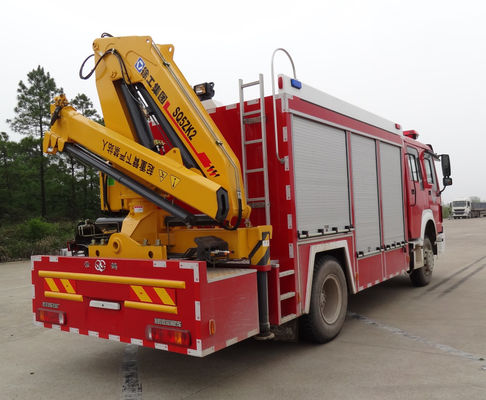 SINOTRUK HOWO Heavy Emergency Rescue Fire Truck 4x2 With 5 Ton Crane