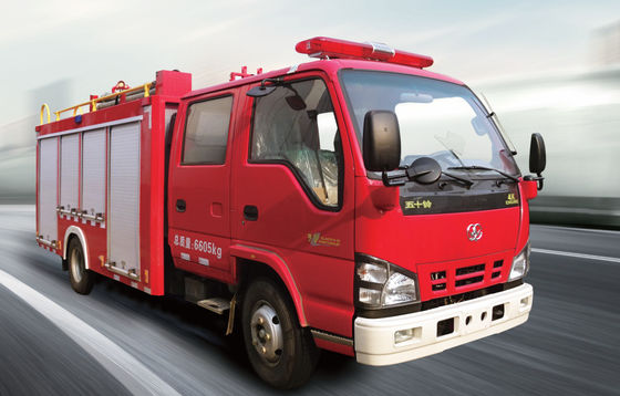 Van de het Watertank van Isuzu de Mini van de de Brandvrachtwagen 2000L Capaciteit Rode Kleur voor Noodsituatieredding