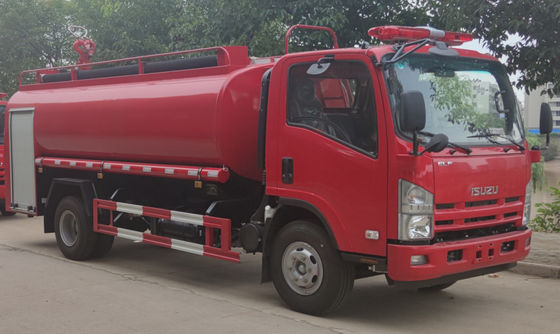 ISUZU 190HP industriële brandweerwagen 4x2 8000L rode kleur multifunctionele