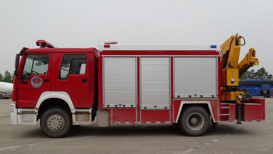 Howo Fire Fighting Light Rescue Fire Truck 228KW 4x2 With 5 Ton Crane
